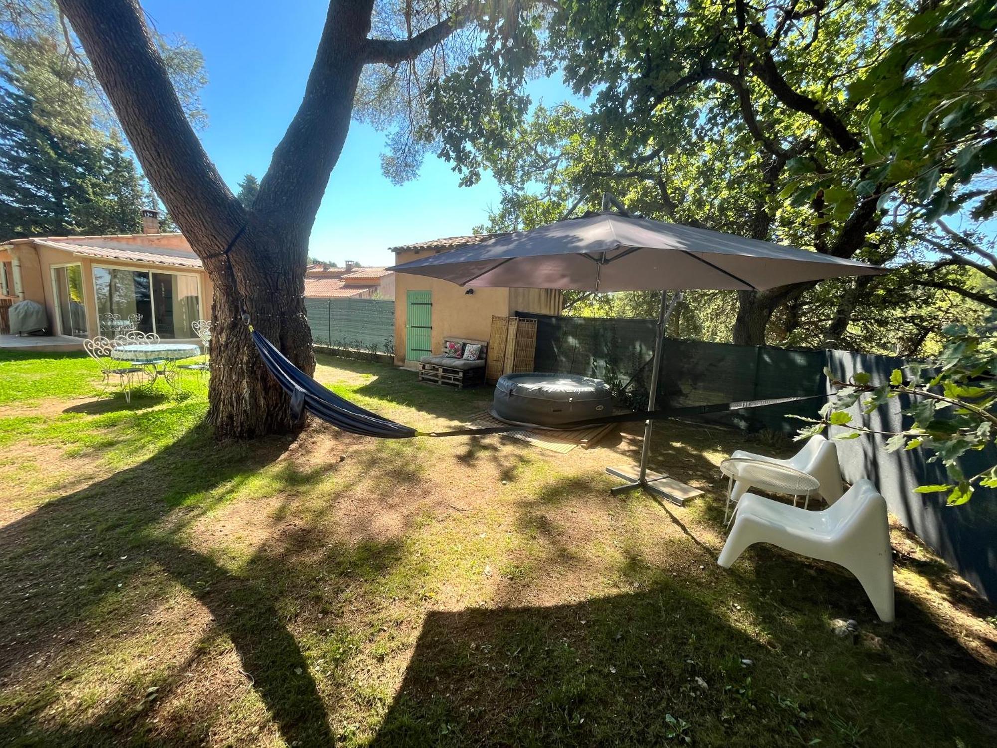 Maison Provencale Au Calme De La Campagne Avec Jacuzzi Aix-en-Provence Exterior photo