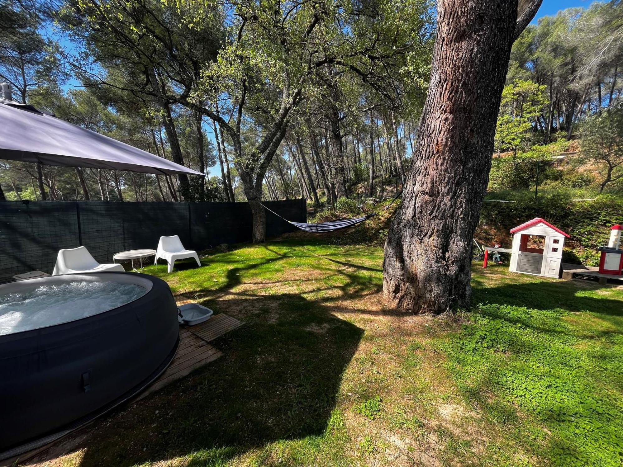 Maison Provencale Au Calme De La Campagne Avec Jacuzzi Aix-en-Provence Exterior photo
