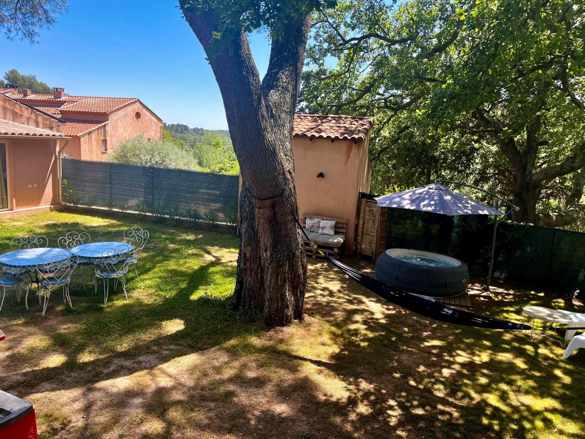 Maison Provencale Au Calme De La Campagne Avec Jacuzzi Aix-en-Provence Exterior photo