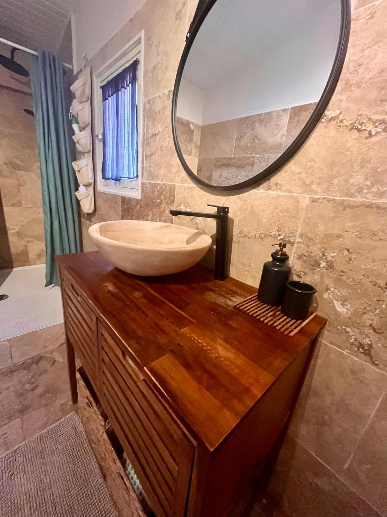 Maison Provencale Au Calme De La Campagne Avec Jacuzzi Aix-en-Provence Exterior photo